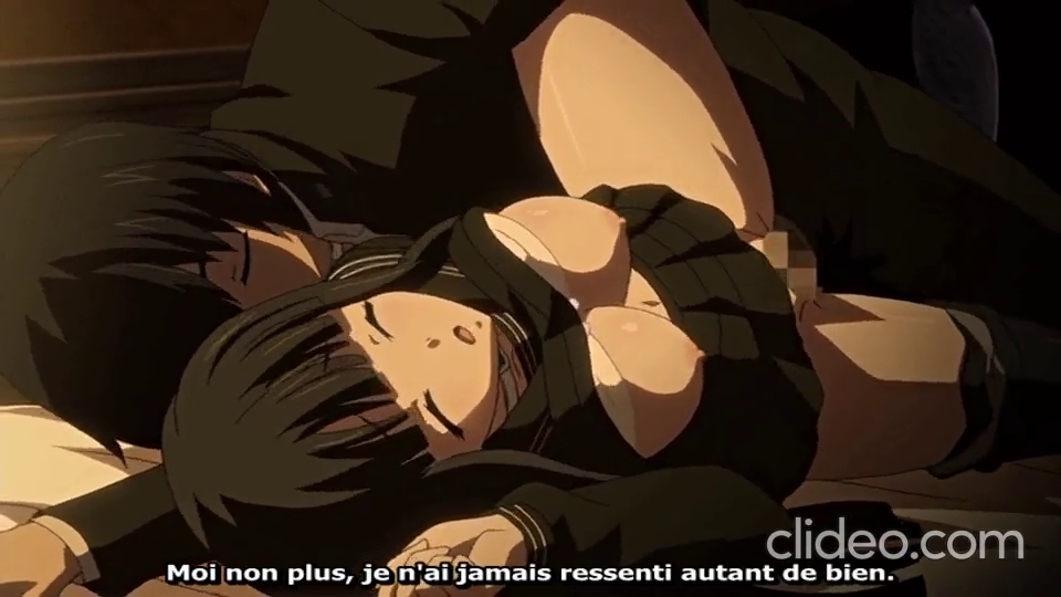 Une belle brune se fait baiser comme une chienne